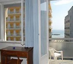 Готель Rivazzurra