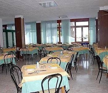 Rivazzurra Готель Пезаро