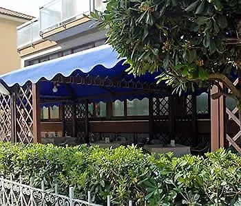 Готель Rivazzurra 3*